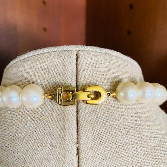 Vintage Richelieu Rhinestone Pearl Necklace with Gold Bow & Rhinestone Drop - Picture 4 of 5